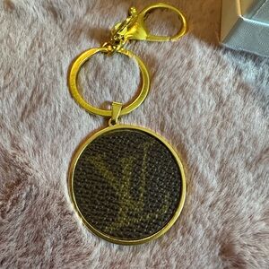 ⬇️ NWOT Upcycled LV Gold Monogram Round Keychain